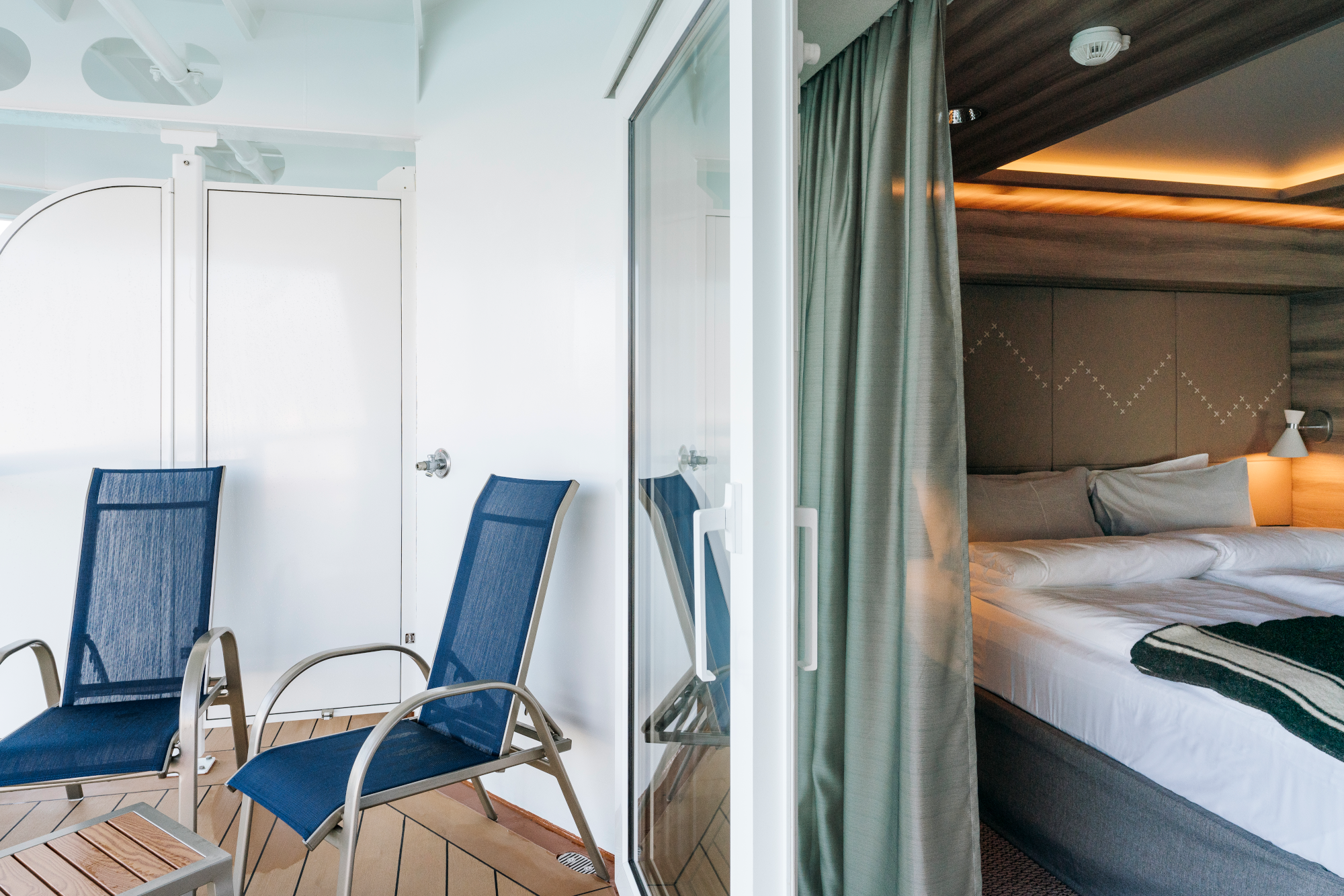 MyCruise Hurtigruten MS-Roald-Amundsen Kahytter Suite MA5